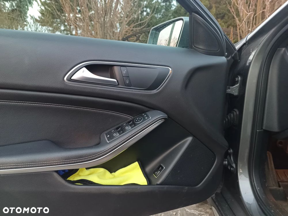 Mercedes-Benz GLA 220 d 7G-DCT UrbanStyle Edition - 18