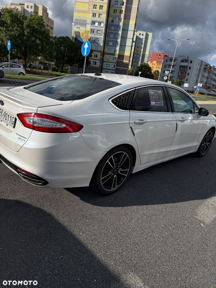 Ford Fusion 2.0 EcoBoost Titanium - 4