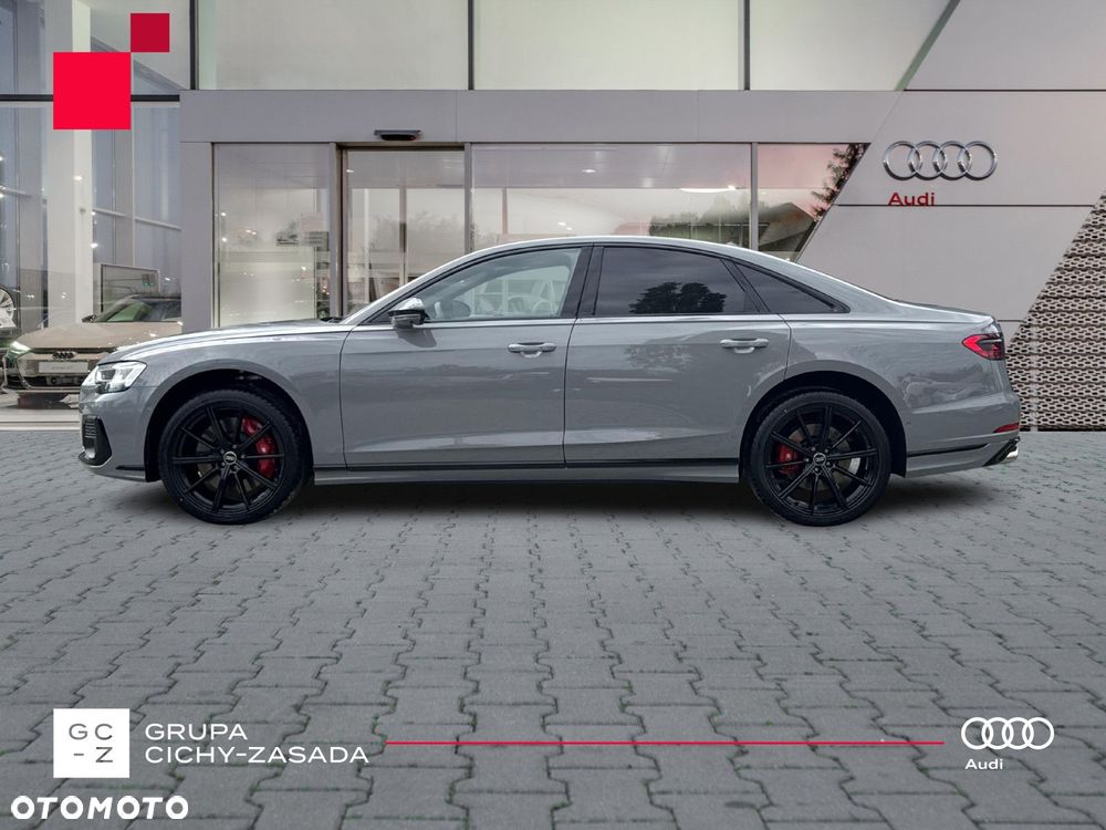 Audi S8 - 2