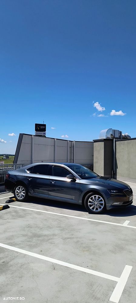 Skoda Superb 2.0 TDI DSG Style - 3