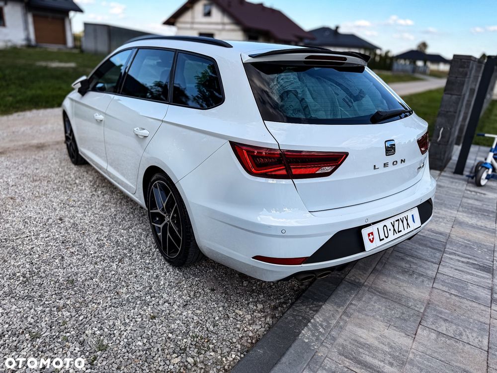 Seat Leon 1.5 eTSI OPF DSG FR Black Edition - 15