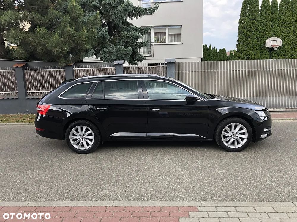 Skoda Superb 2.0 TDI SCR Style DSG - 4