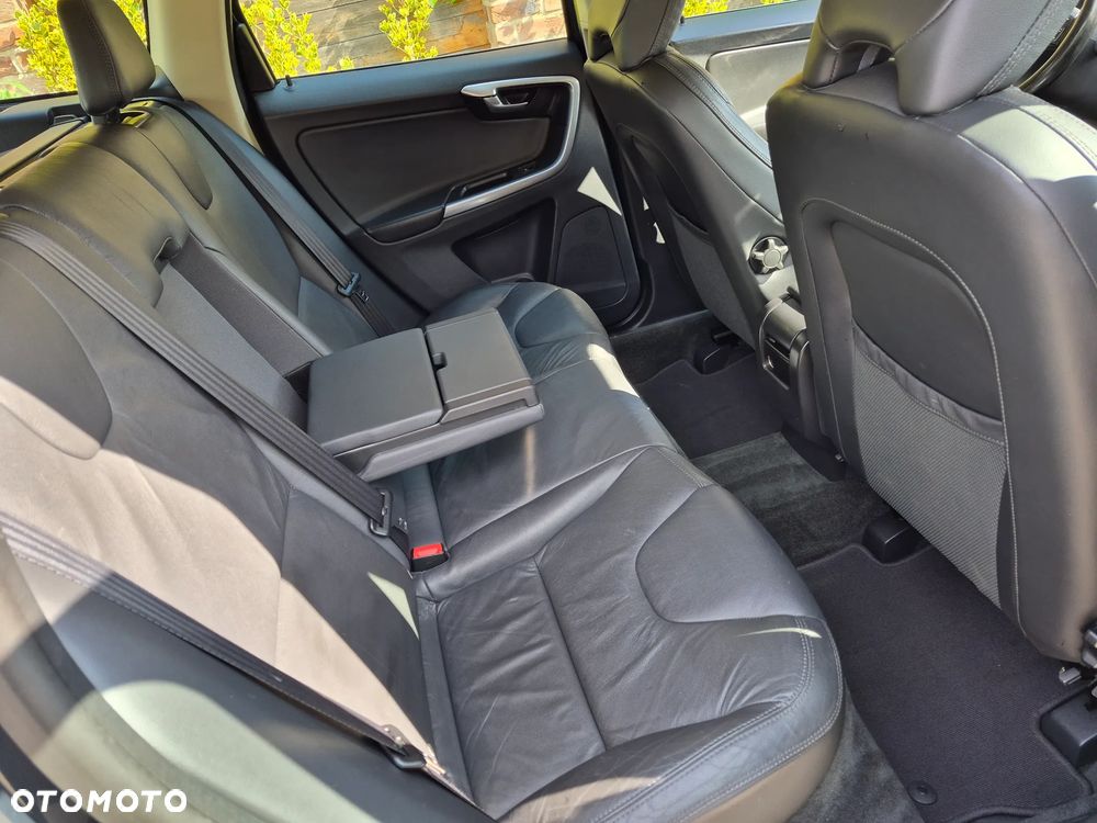Volvo XC 60 - 8