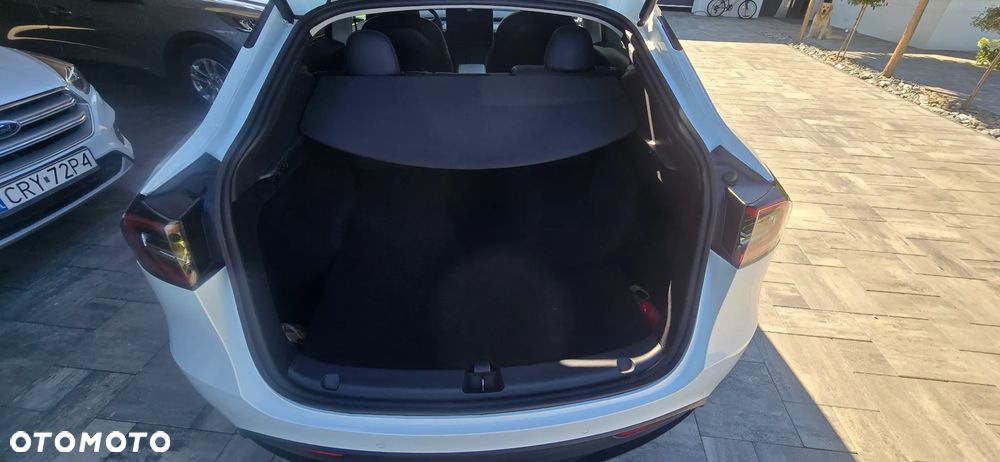 Tesla Model Y Long Range Dual Motor AWD - 23