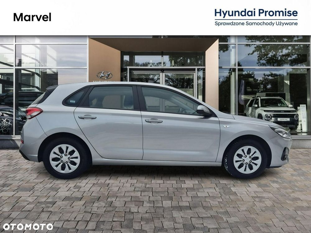 Hyundai i30 1.5 DPI Classic + - 7
