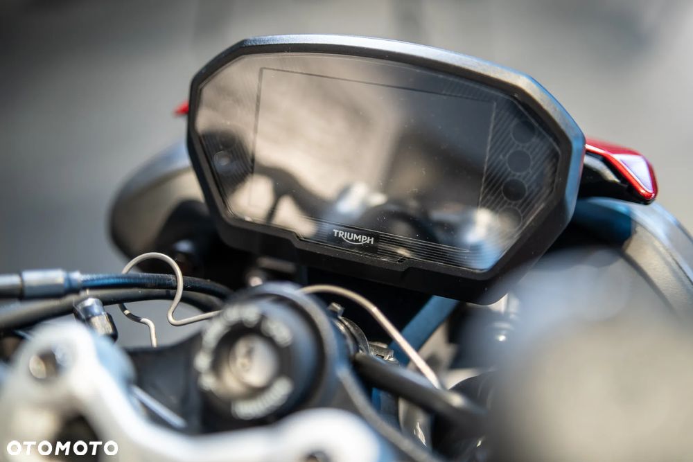 Triumph Street Triple - 28