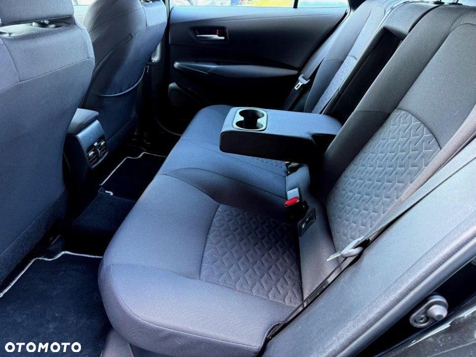 Toyota Corolla - 33