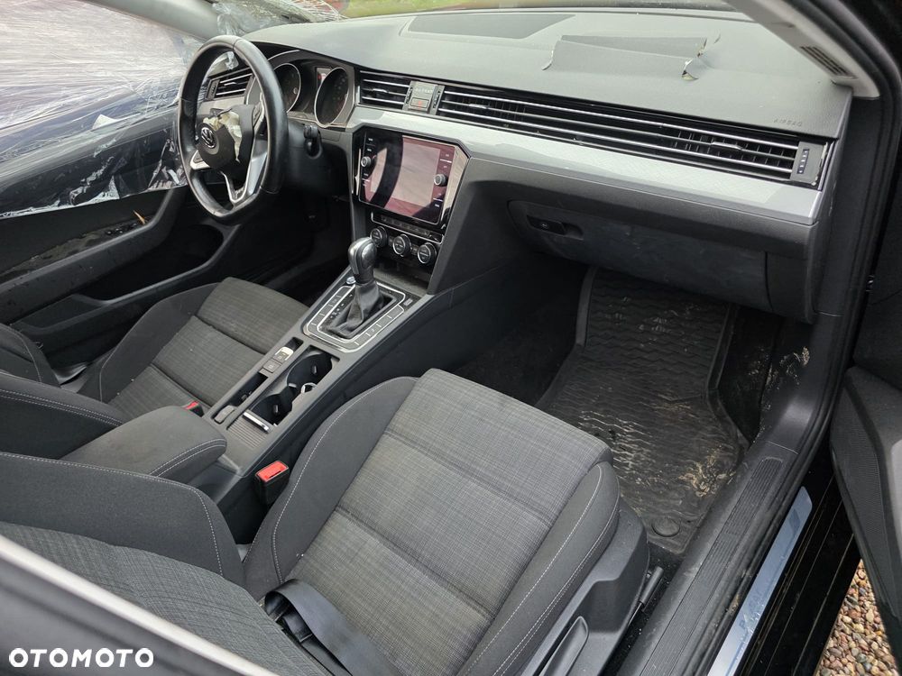 Volkswagen Passat - 8