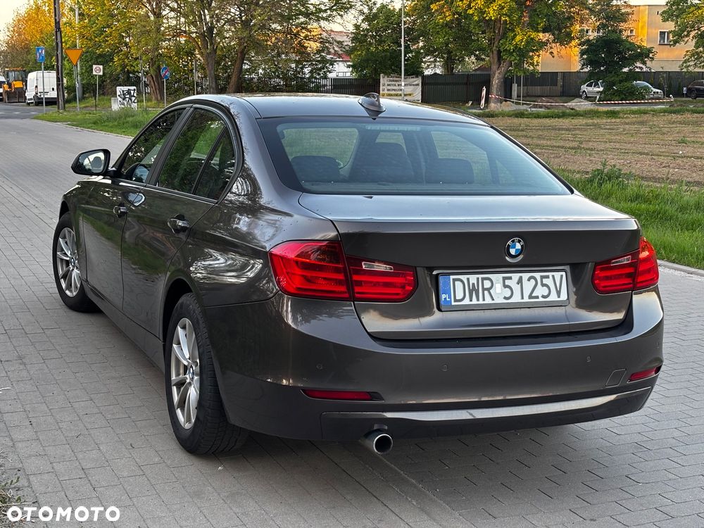 BMW Seria 3 318d DPF - 3