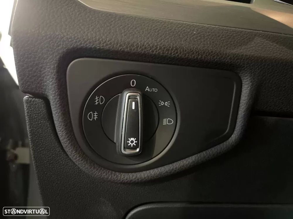 VW Touran 2.0 TDI Confortline - 37