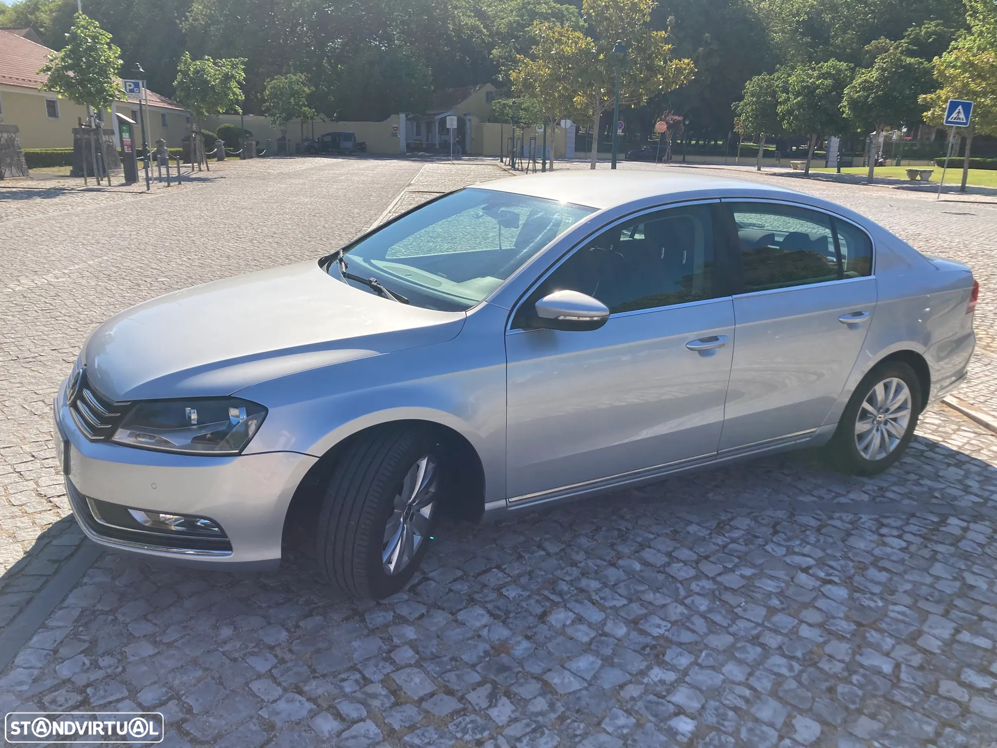 VW Passat 1.6 TDI BlueMotion - 16