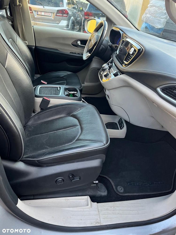 Chrysler Pacifica - 25
