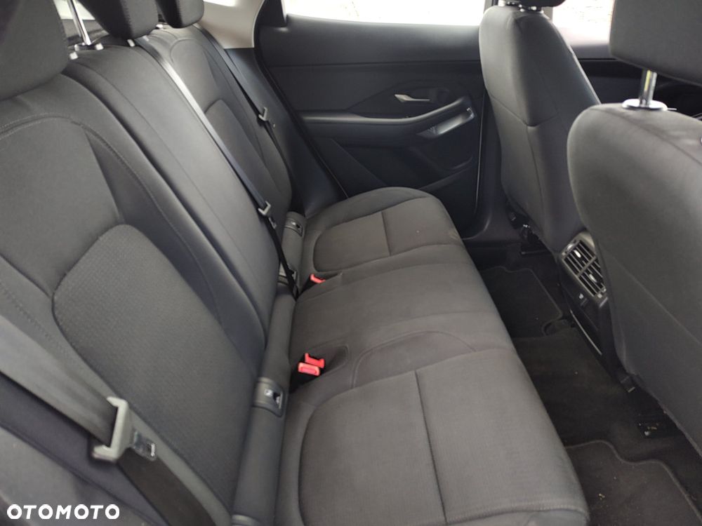 Jaguar E-Pace D150 - 9