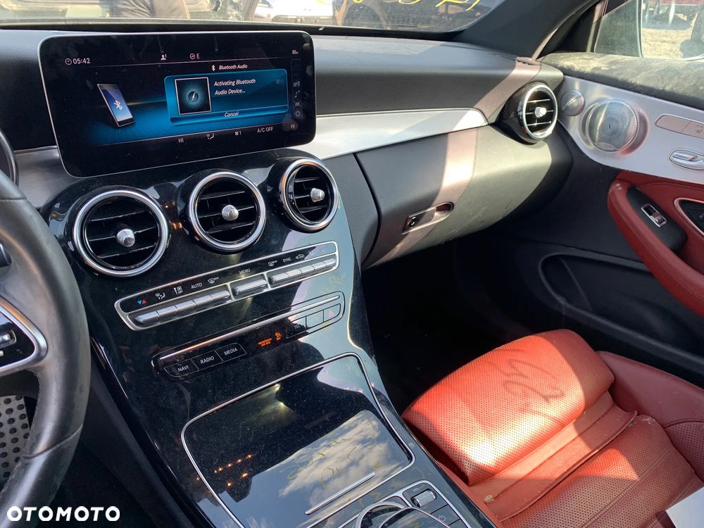 Mercedes-Benz Klasa C 300 4Matic 9G-TRONIC - 12