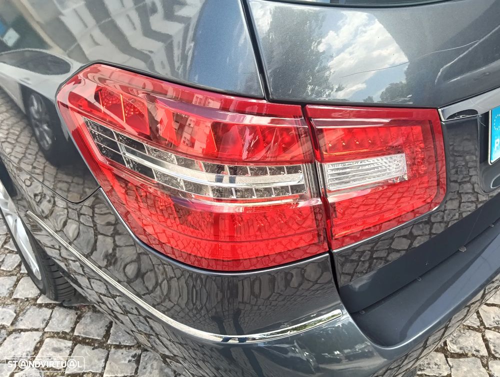 Mercedes-Benz E 250 CDi Avantgarde BE Auto. - 28