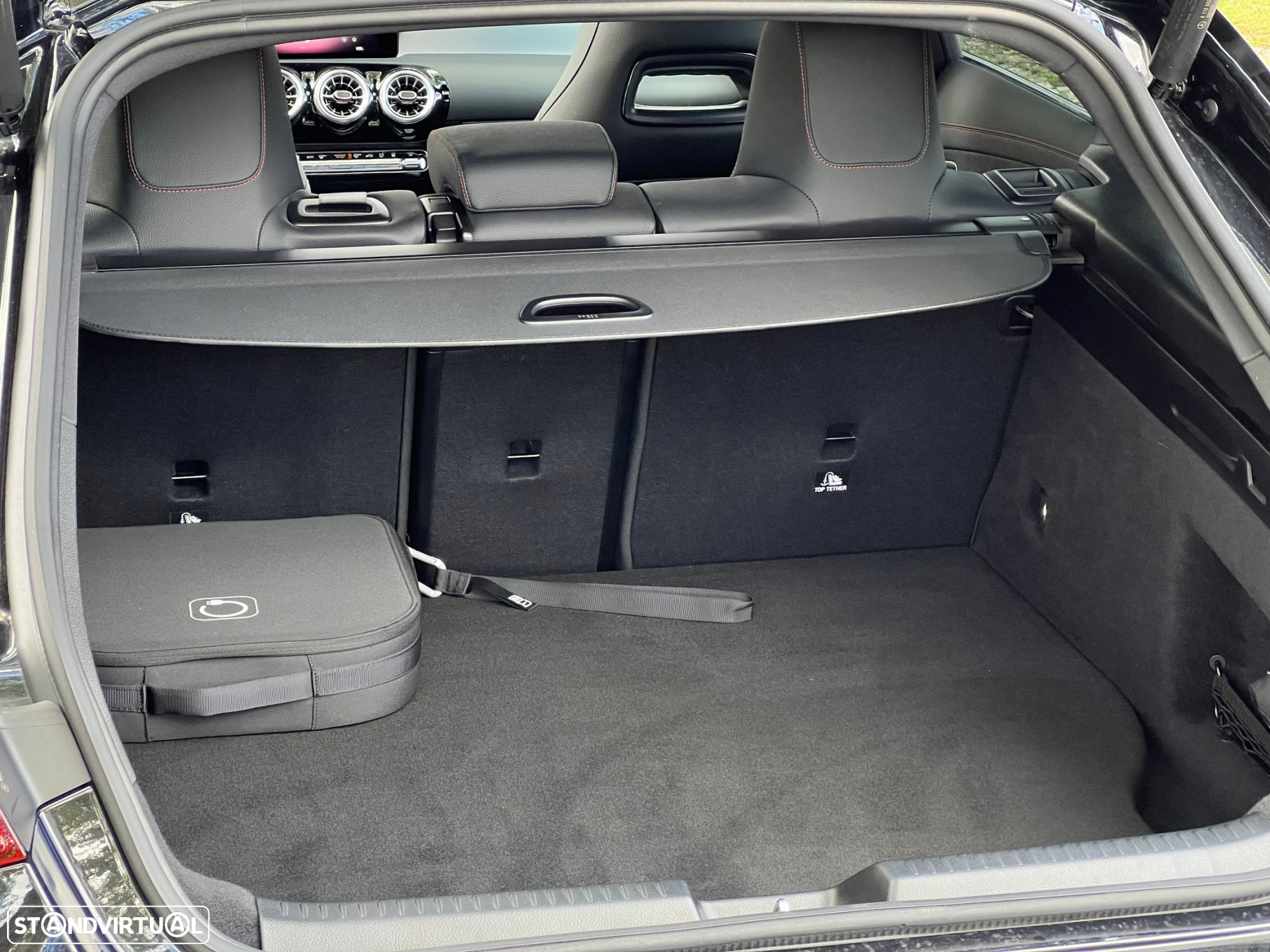Mercedes-Benz CLA 250 e Shooting Brake AMG Line - 17