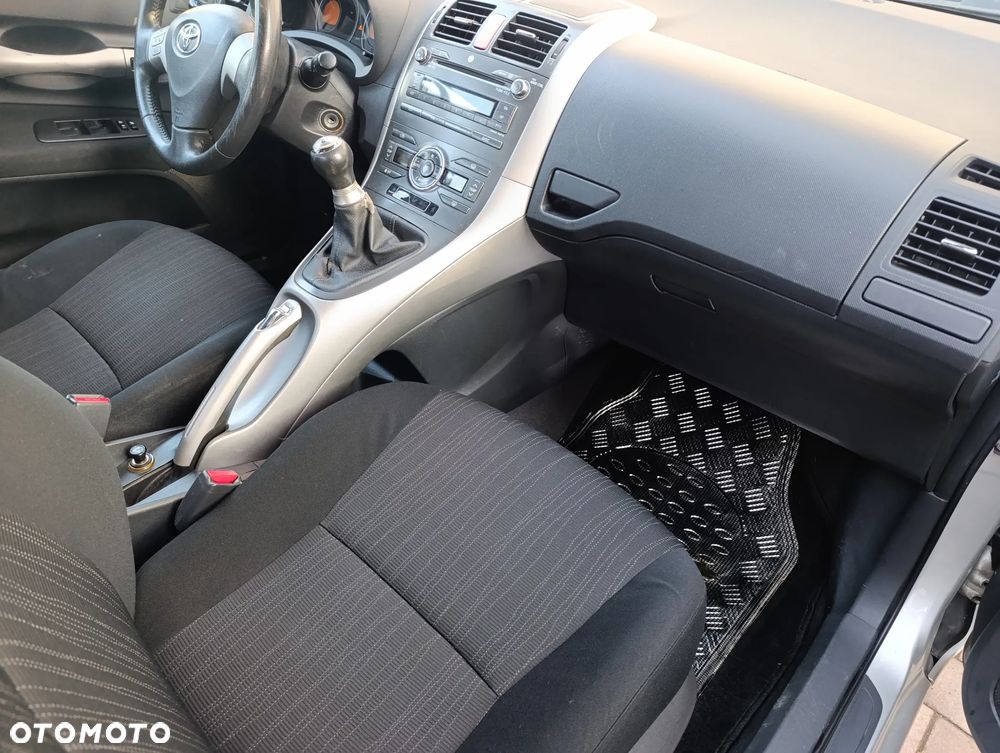 Toyota Auris 1.4 VVT-i - 10