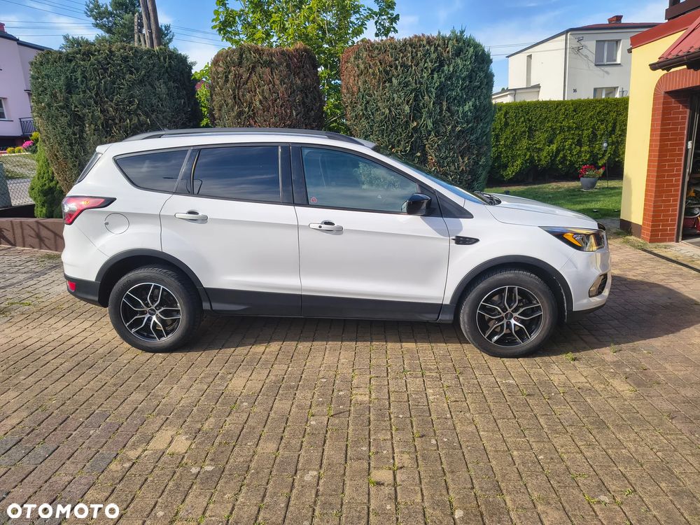 Ford Kuga - 2