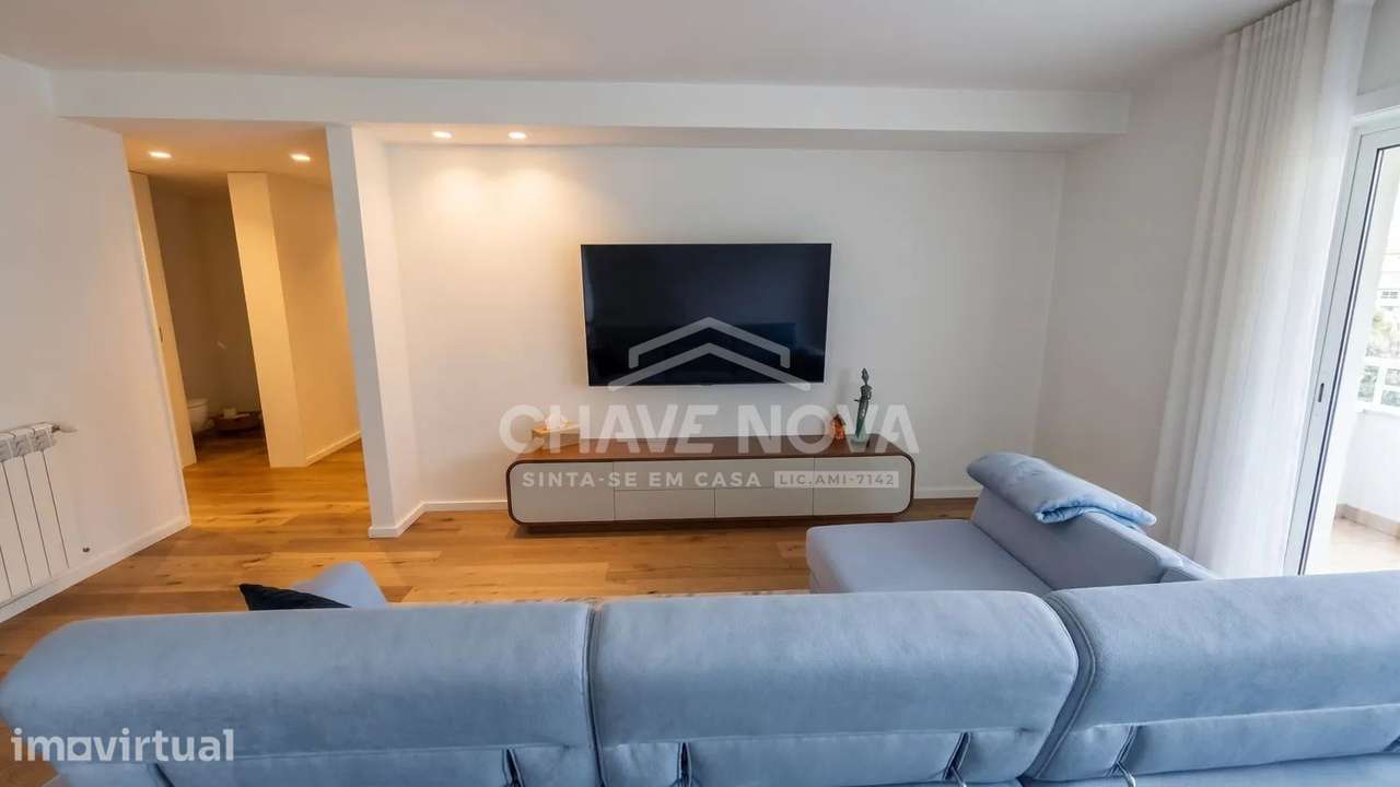 T3 Como Novo c/ 2 Lugares de Garagem na Madalena - CO - Grande imagem: 5/13