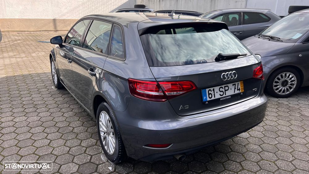 Audi A3 Sportback 1.6 TDI Attraction - 4