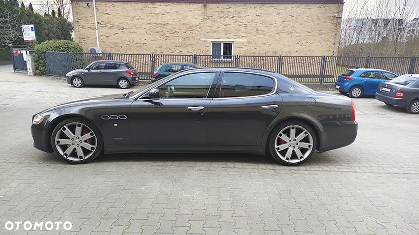 Maserati Quattroporte - 1