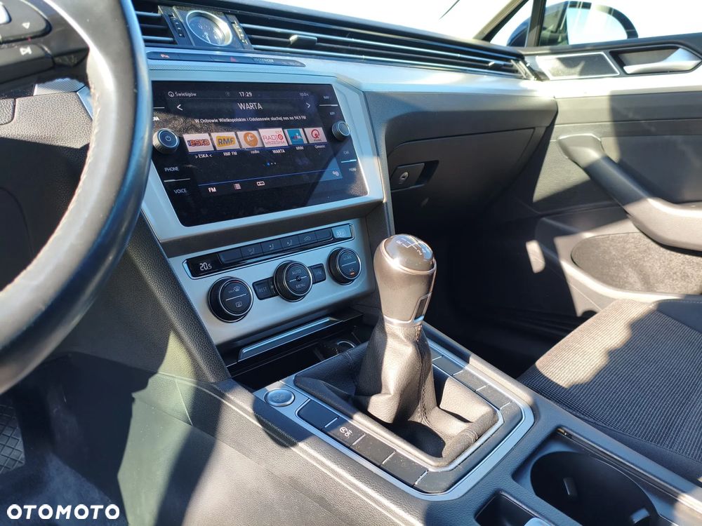 Volkswagen Passat 1.6 TDI (BlueMotion Technology) Comfortline - 28