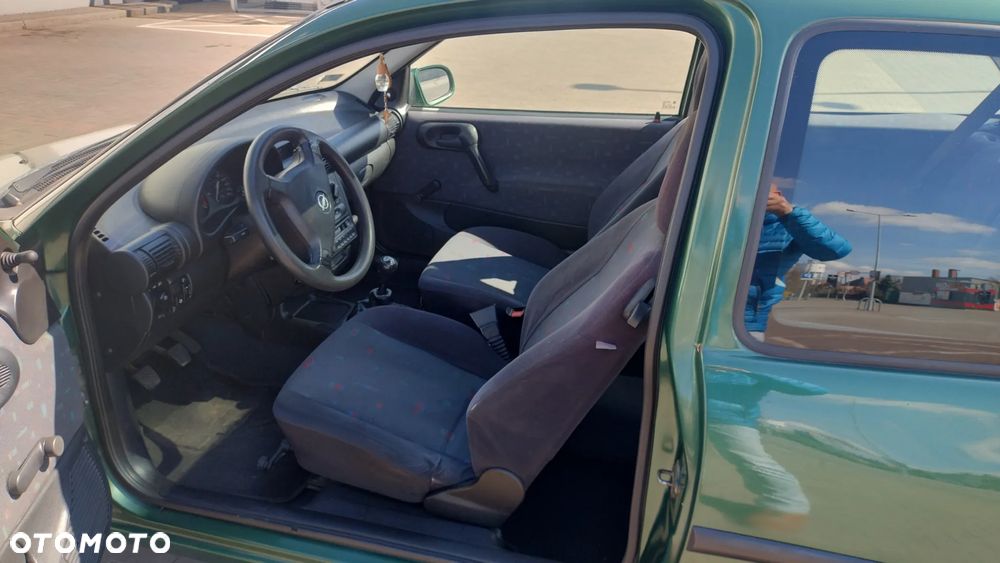 Opel Corsa 1.2 City 16v - 8