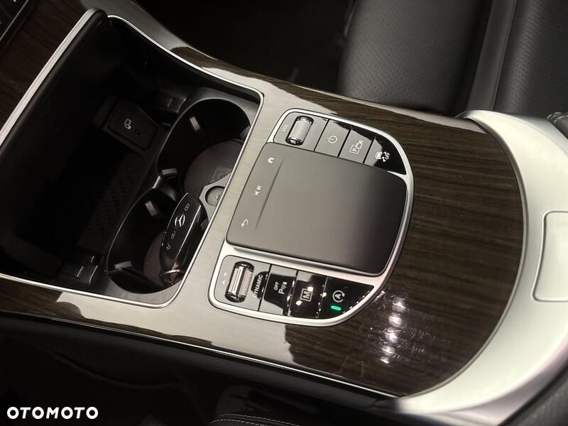 Mercedes-Benz GLC - 19