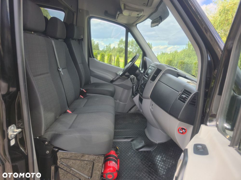 Mercedes-Benz Sprinter - 25