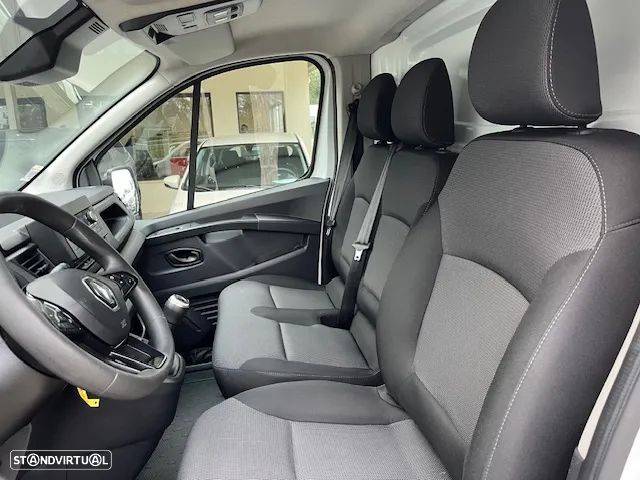 Renault TRAFIC 2.0 130cv COM FRIO - 10