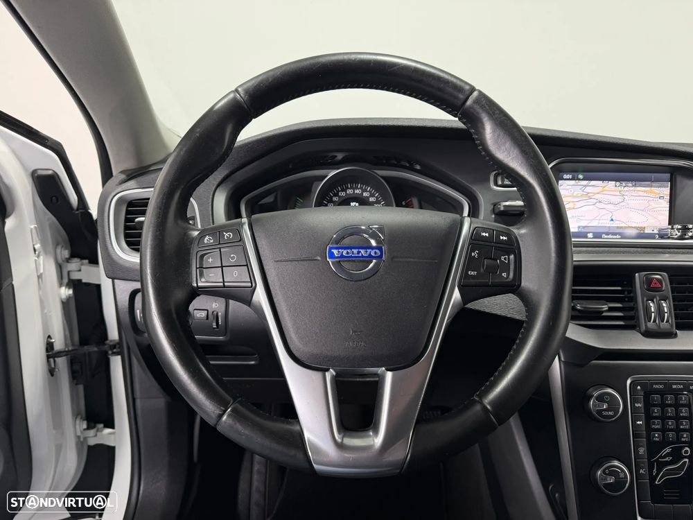 Volvo V40 Cross Country D2 Momentum - 24