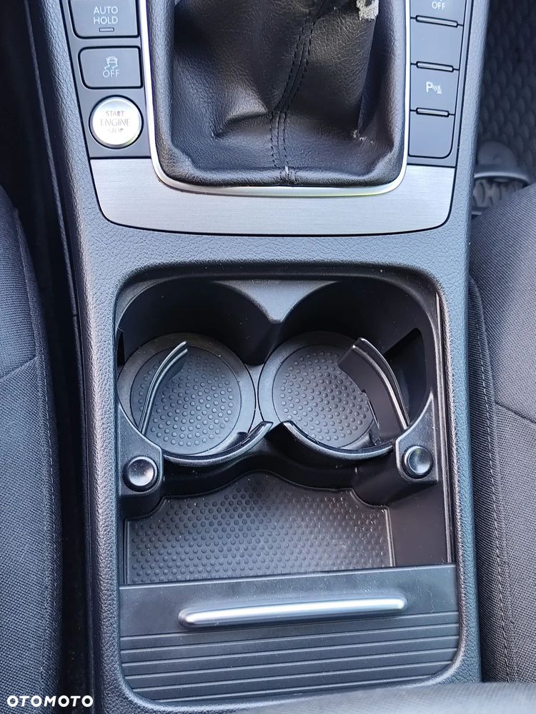 Volkswagen Passat - 30