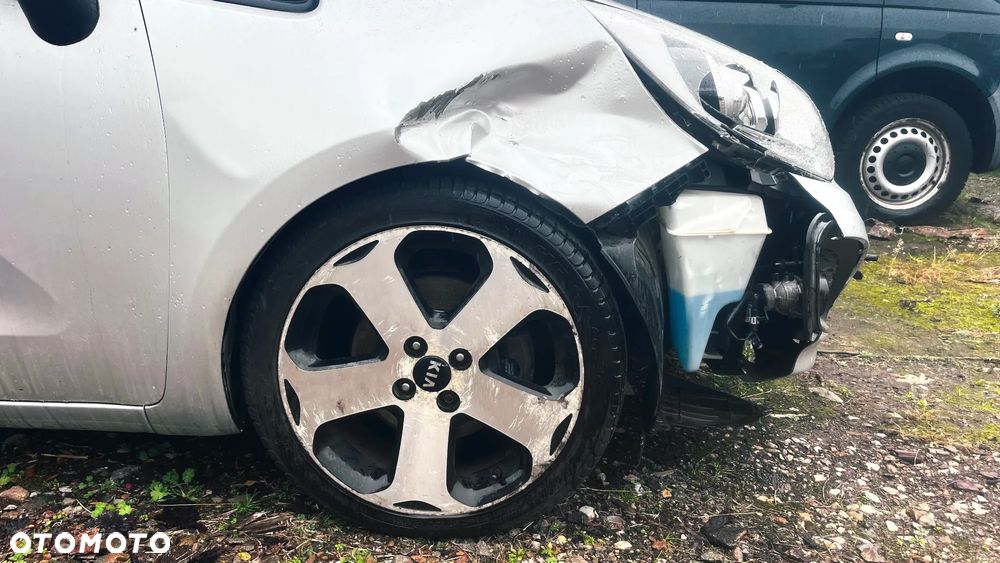 Kia Rio - 10