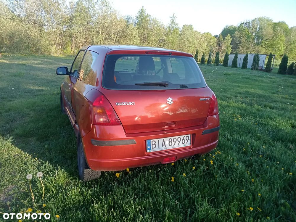 Suzuki Swift 1.3 Sakura - 4