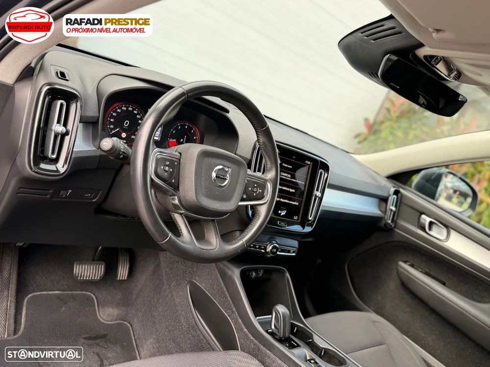 Volvo XC 40 1.5 T3 Momentum Geartronic - 11