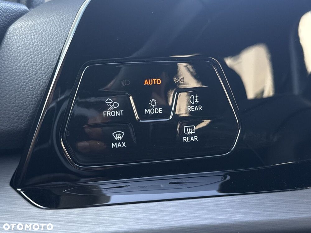 Volkswagen Golf - 11