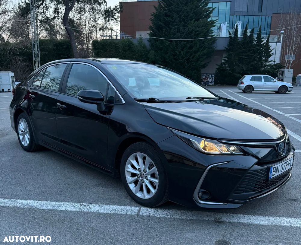 Toyota Corolla 1.8 HEV Dynamic - 1