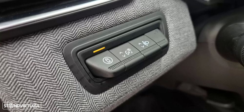 Renault Clio 1.0 TCe Techno - 19