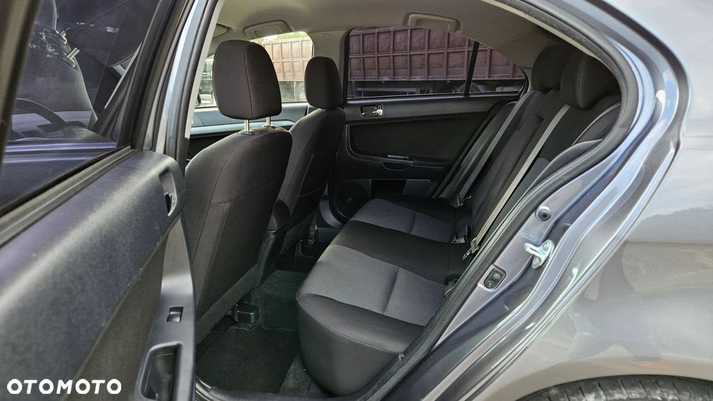 Mitsubishi Lancer 1.8 Intense - 29