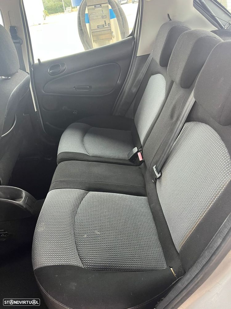 Peugeot 206 1.1 Color Line - 9