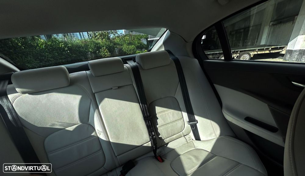 Jaguar XE 20d Aut. Prestige - 36