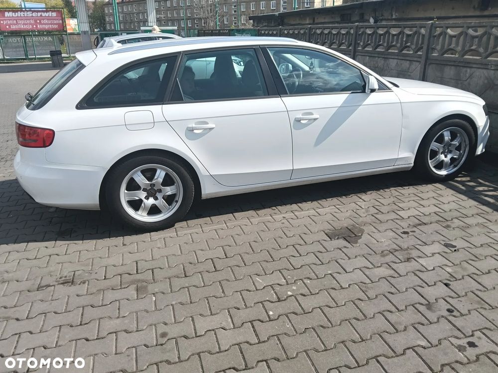 Audi A4 Avant 2.0 TDI - 9