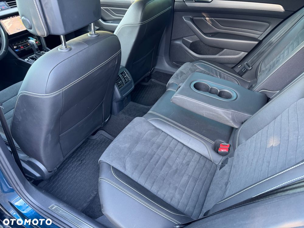 Volkswagen Passat Variant 2.0 TDI EVO Elegance DSG - 23
