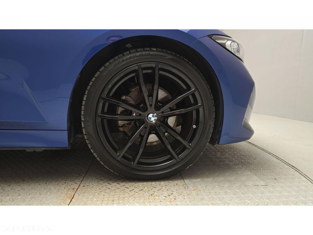 BMW Seria 3 320d xDrive M Sport - 25