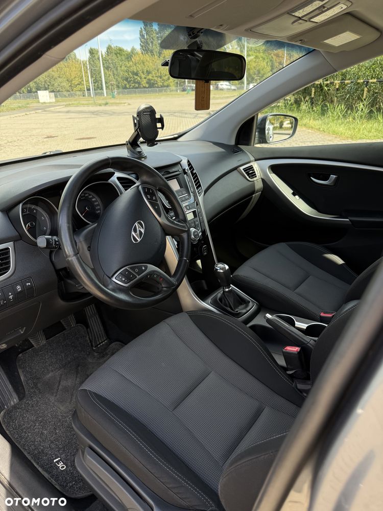 Hyundai i30 blue 1.6 CRDi Classic - 12