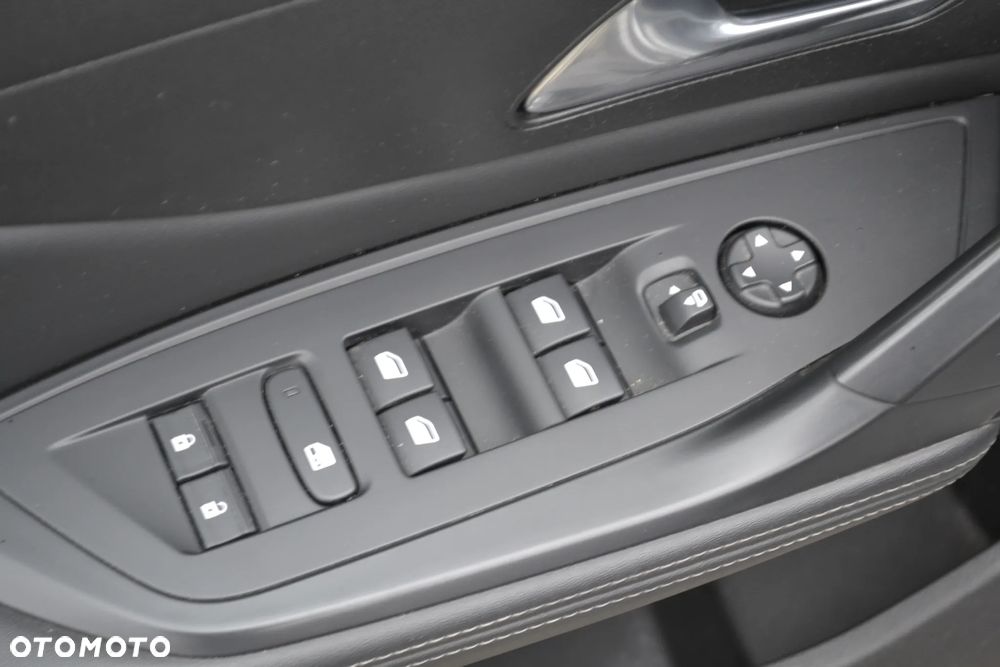 Peugeot 308 1.5 BlueHDi Allure S&S - 28