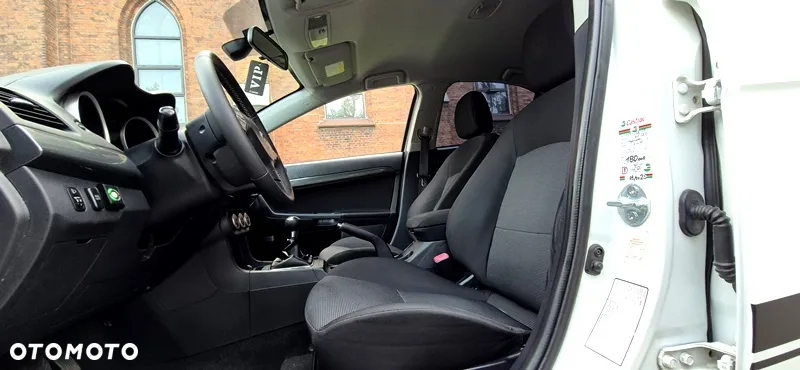Mitsubishi Lancer 1.8 Invite - 33