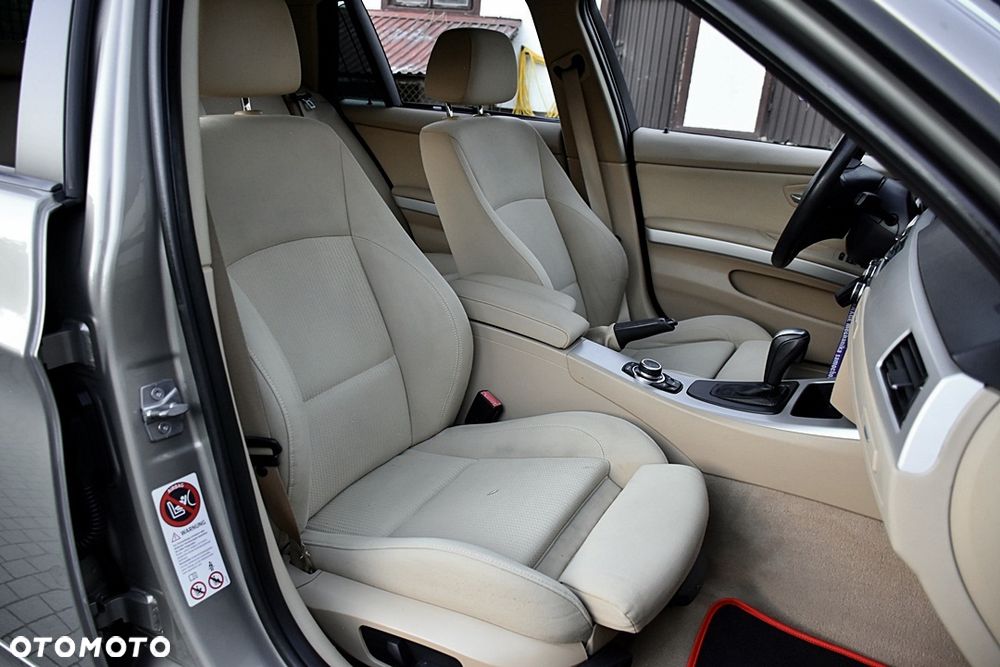 BMW Seria 3 320i Edition Sport - 35