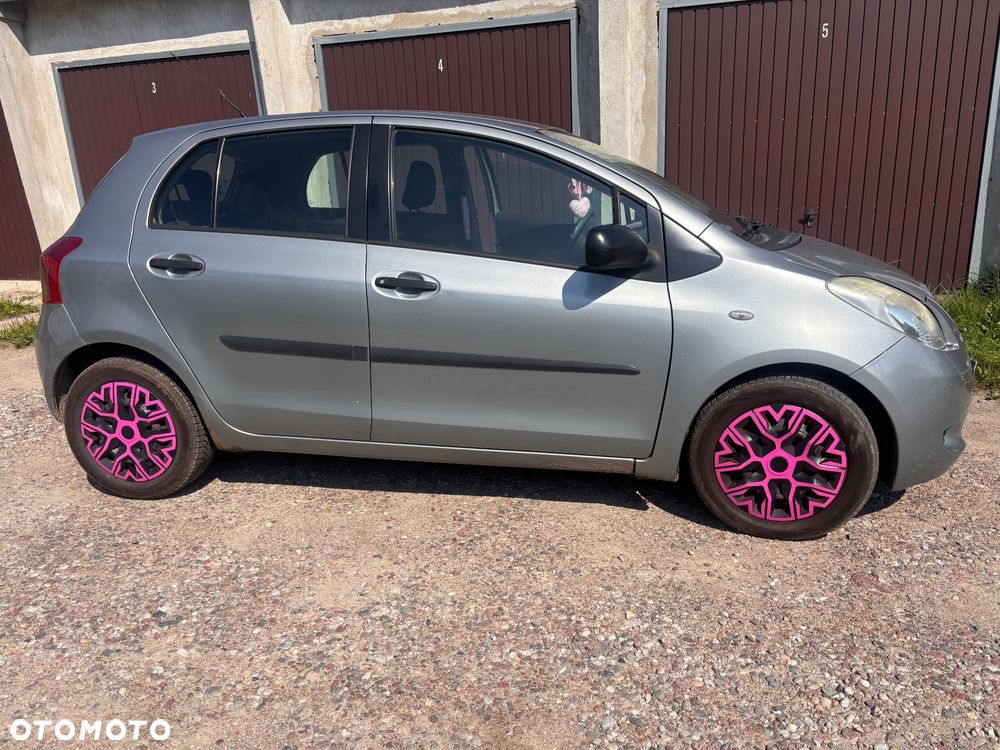 Toyota Yaris 1.3 Terra - 1