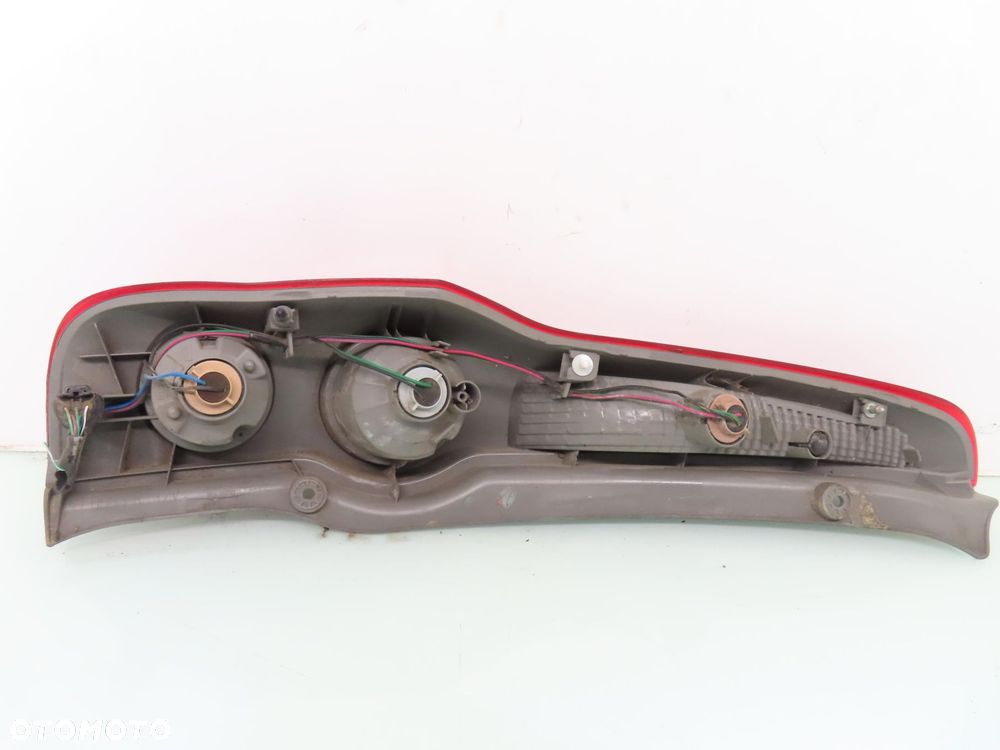 LAMPA PRAWA TYLNA DAIHATSU CUORE VII - 3